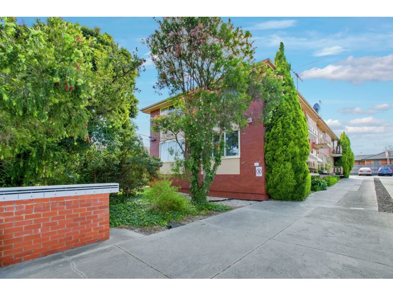 1/142 Hoffmans Road, Essendon North VIC 3041