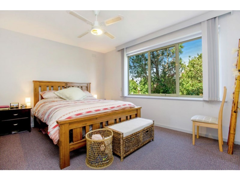 1/142 Hoffmans Road, Essendon North VIC 3041