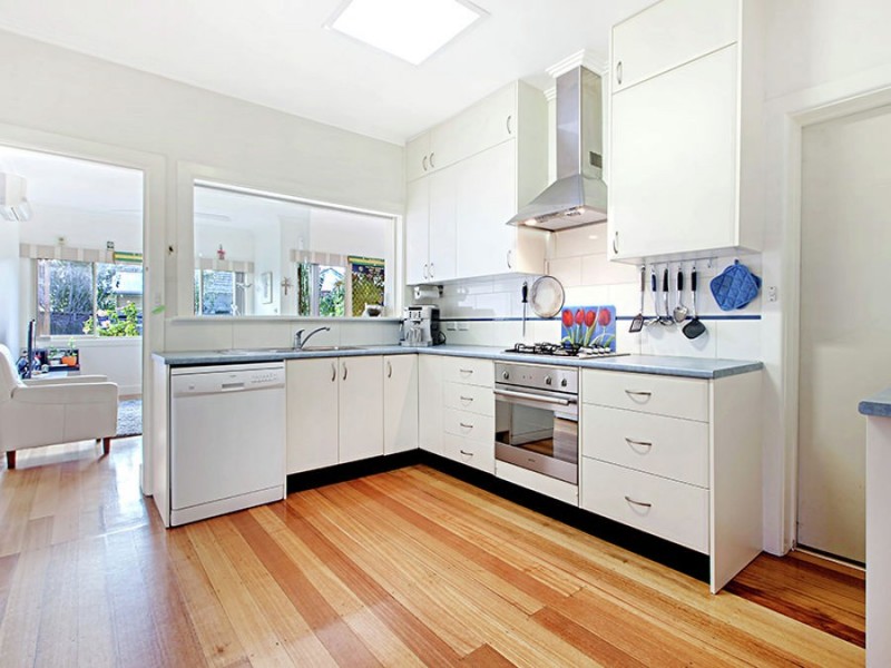 30 Ward Grove, Pascoe Vale South VIC 3044
