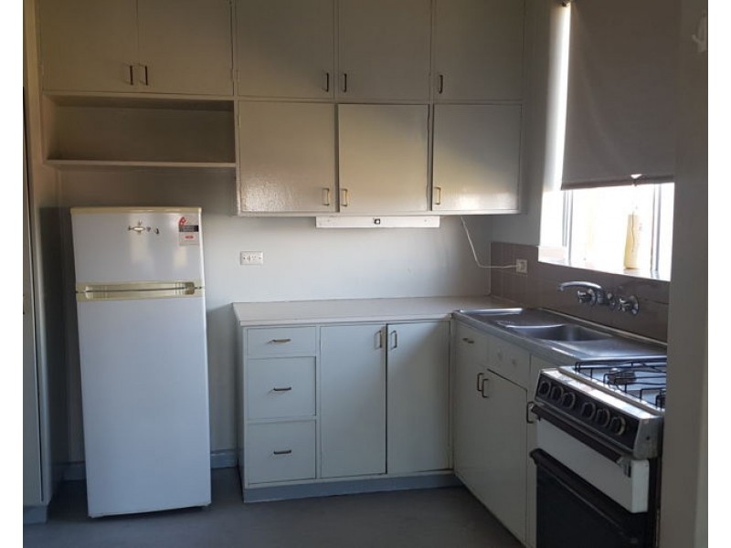 4/4 Allard Street, Brunswick West VIC 3055