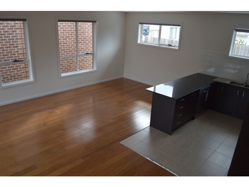 1/12 Essex Street, Pascoe Vale VIC 3044