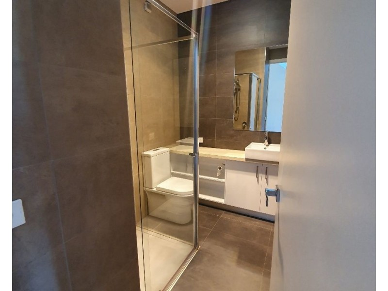 1/2 Winona Grove, Pascoe Vale South VIC 3044