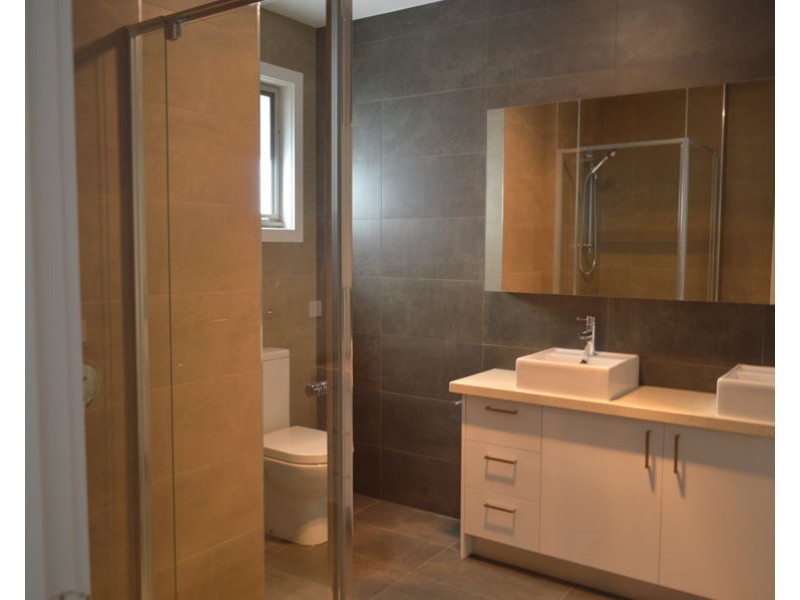 4/2 Winona Grove, Pascoe Vale South VIC 3044