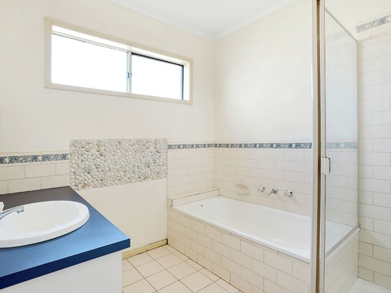 15 Harwood Place, Roxburgh Park VIC 3064