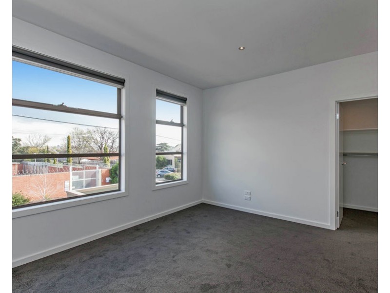 2B Price Street, Essendon VIC 3040