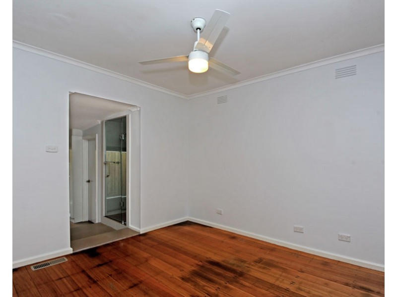 19 Middle Street, Glenroy VIC 3046