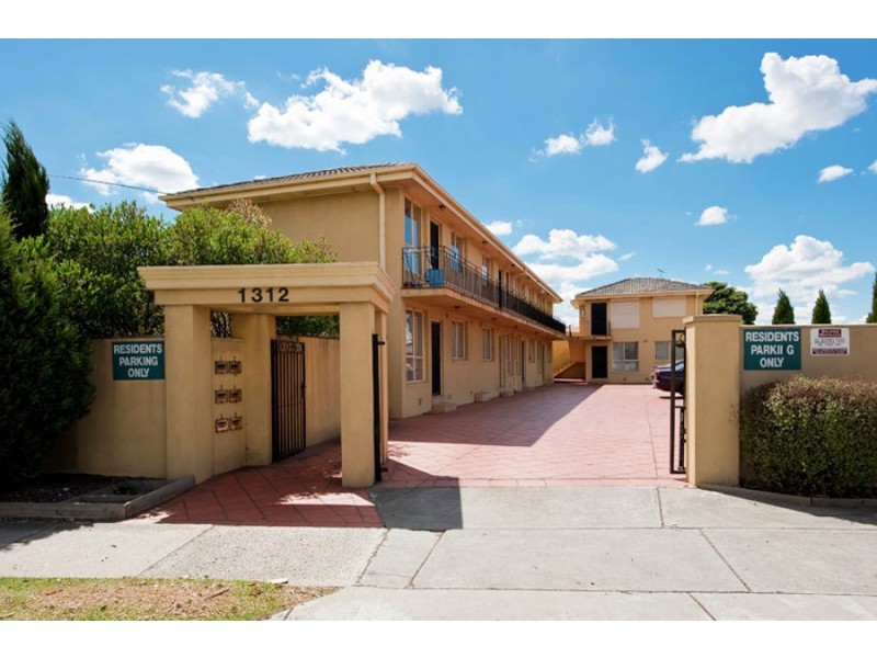 2/1312 Sydney Road, Fawkner VIC 3060
