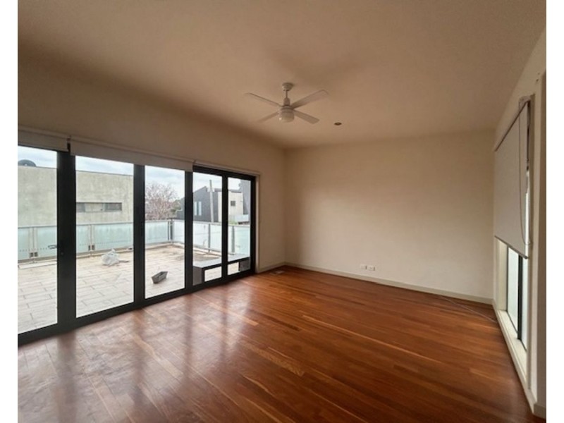 2/399 Albion Street, Brunswick VIC 3056