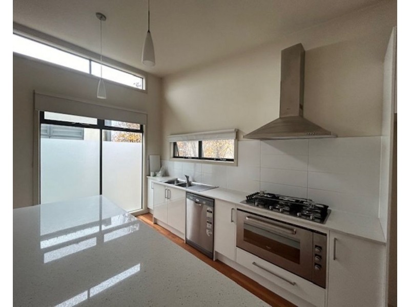 2/399 Albion Street, Brunswick VIC 3056