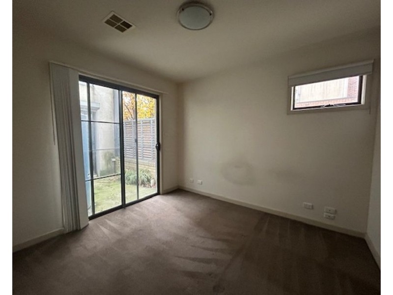 2/399 Albion Street, Brunswick VIC 3056