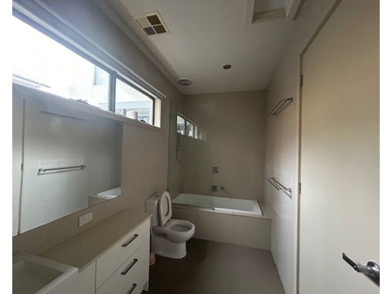 2/399 Albion Street, Brunswick VIC 3056