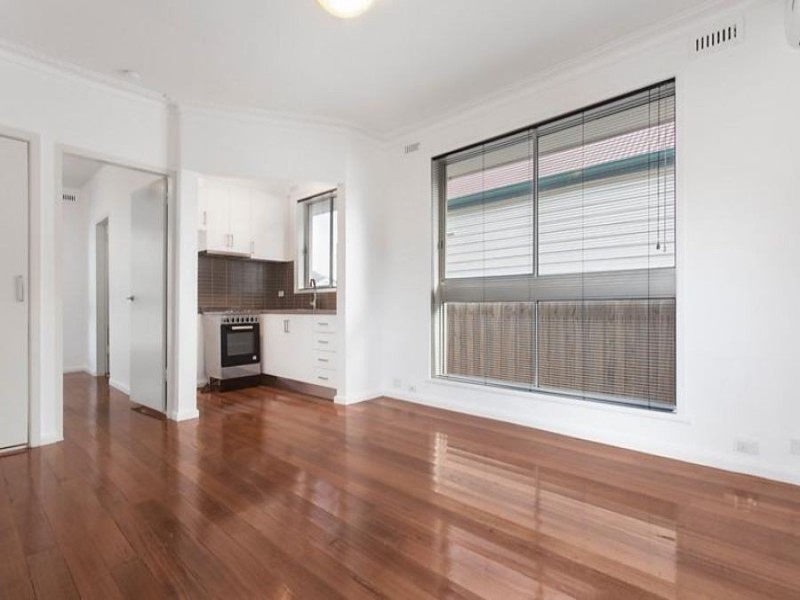 2/23 Fitzgibbon Avenue, Brunswick West VIC 3055