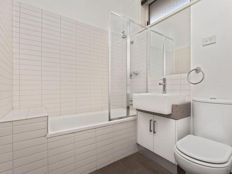 2/23 Fitzgibbon Avenue, Brunswick West VIC 3055