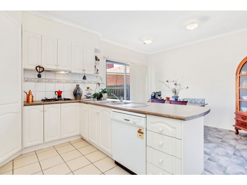 14 The Crest, Attwood VIC 3049