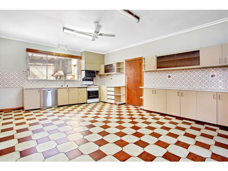 13 DeCarle Street, Brunswick VIC 3056