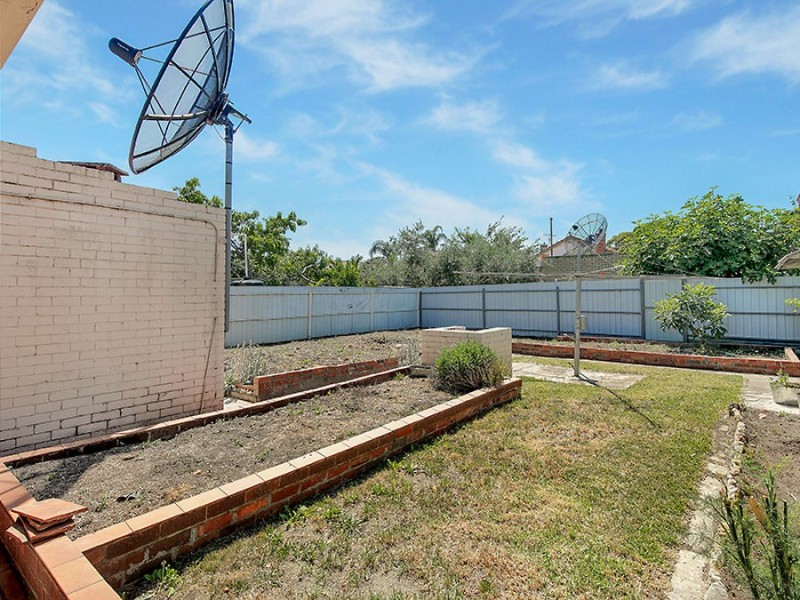 16 Huntington Grove, Coburg VIC 3058