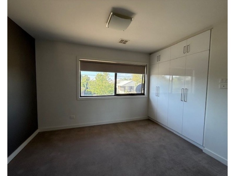 1/9 Livingstone Street, Reservoir VIC 3073