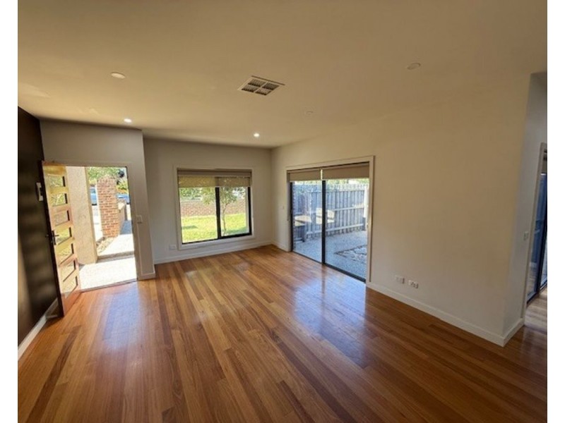 1/9 Livingstone Street, Reservoir VIC 3073