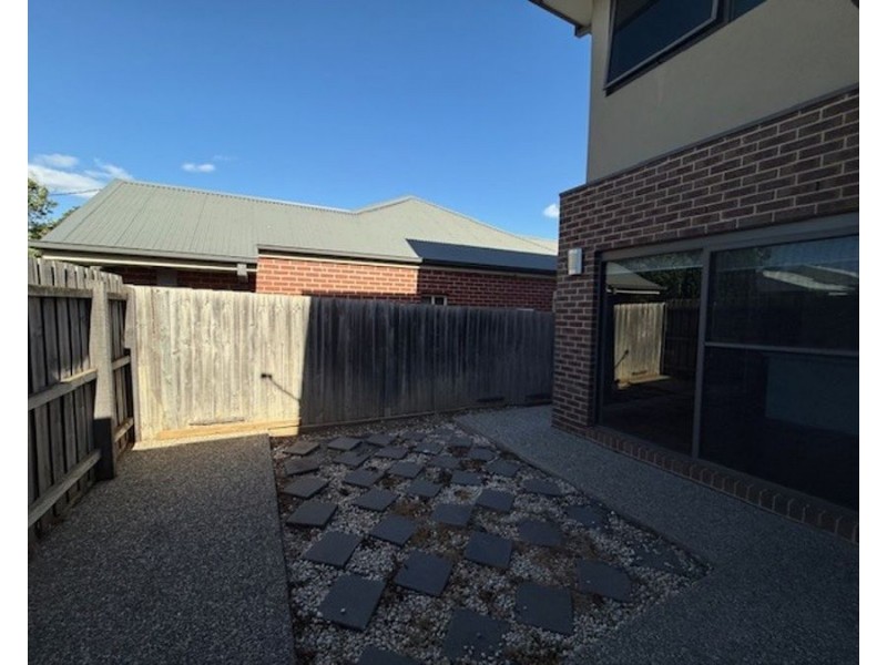 1/9 Livingstone Street, Reservoir VIC 3073