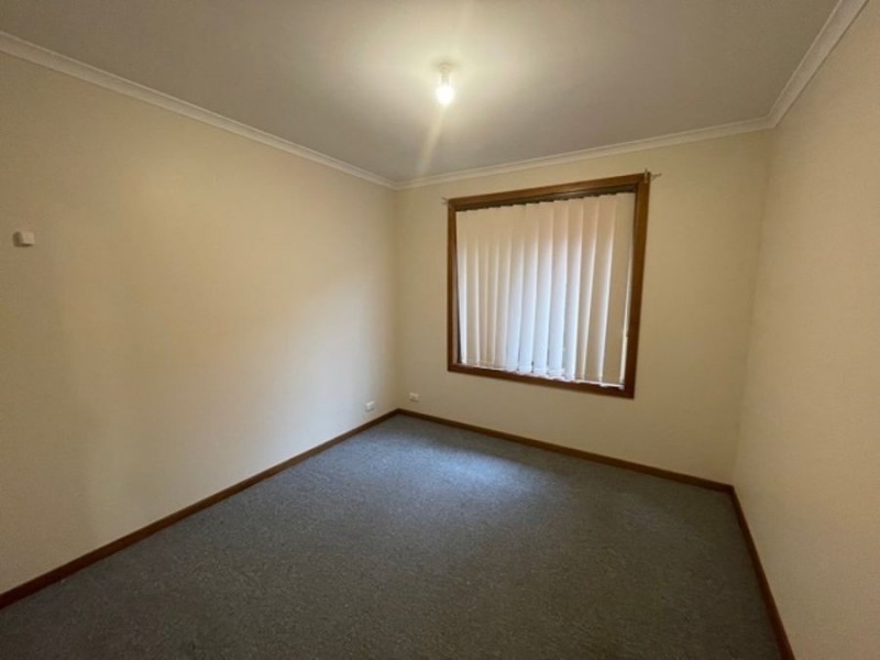 10 Shane Court, Gladstone Park VIC 3043