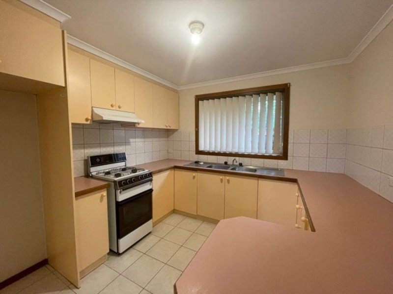 10 Shane Court, Gladstone Park VIC 3043