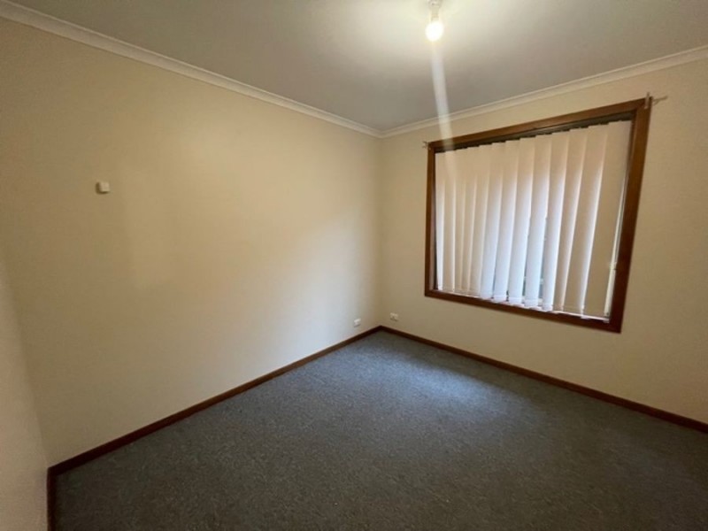 10 Shane Court, Gladstone Park VIC 3043