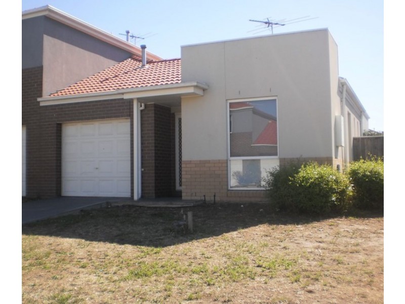 2 Brentwood Place, Roxburgh Park VIC 3064