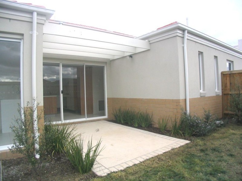 2 Brentwood Place, Roxburgh Park VIC 3064
