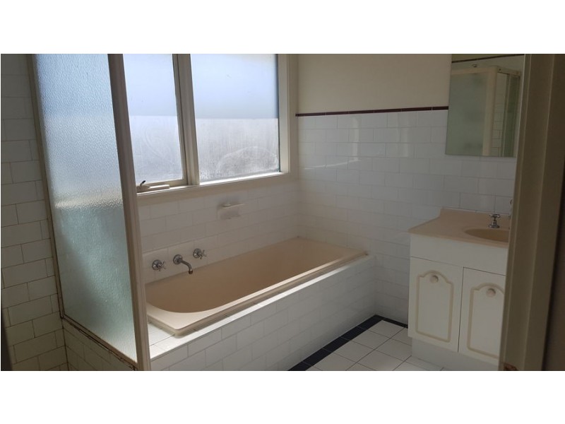 2/19 Hopetoun Avenue, Brunswick West VIC 3055