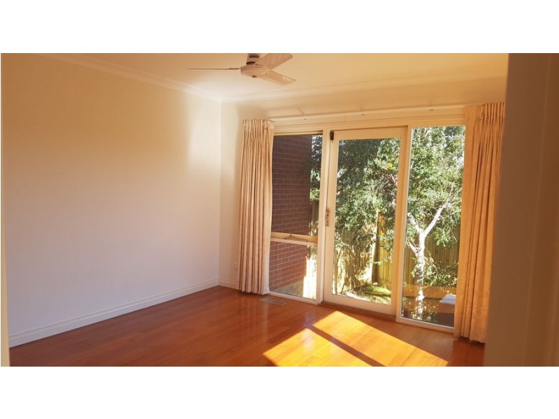 2/19 Hopetoun Avenue, Brunswick West VIC 3055