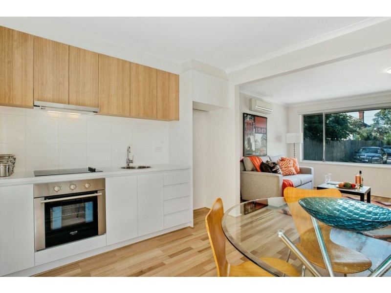 6/10 Fitzgibbon Avenue, Brunswick West VIC 3055