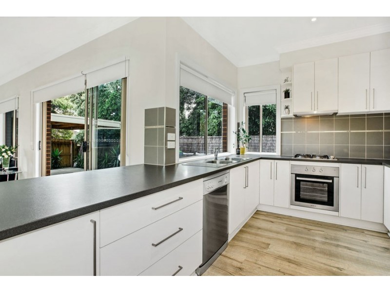 2/1 Scott Street, Mitcham VIC 3132
