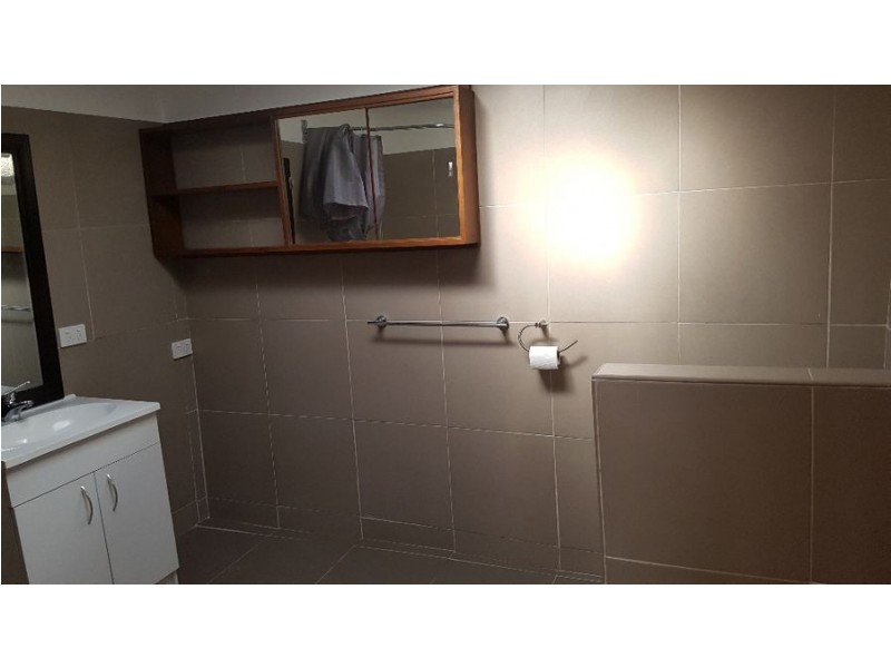 rear/9 Winona Grove, Pascoe Vale South VIC 3044