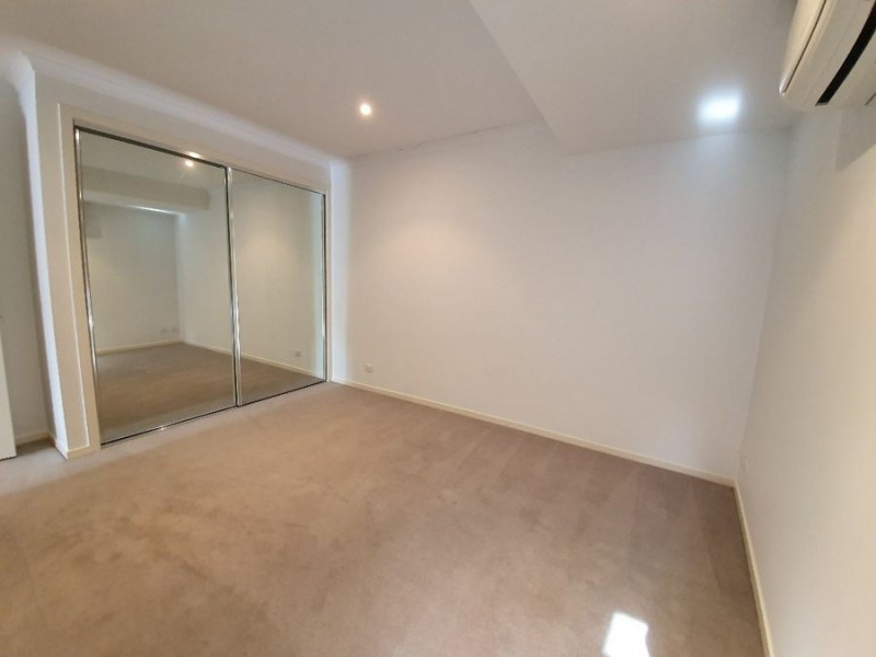 2/61 Loongana Ave, Glenroy VIC 3046