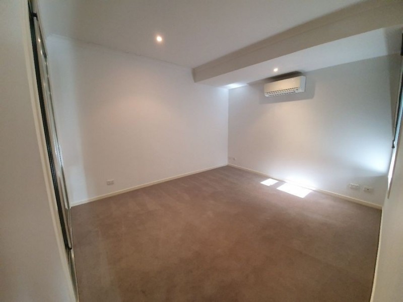2/61 Loongana Ave, Glenroy VIC 3046