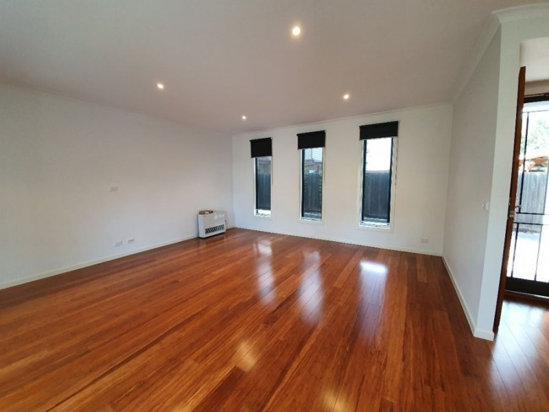 2/61 Loongana Ave, Glenroy VIC 3046