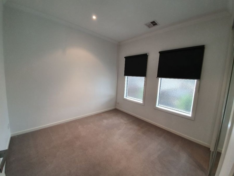 2/61 Loongana Ave, Glenroy VIC 3046
