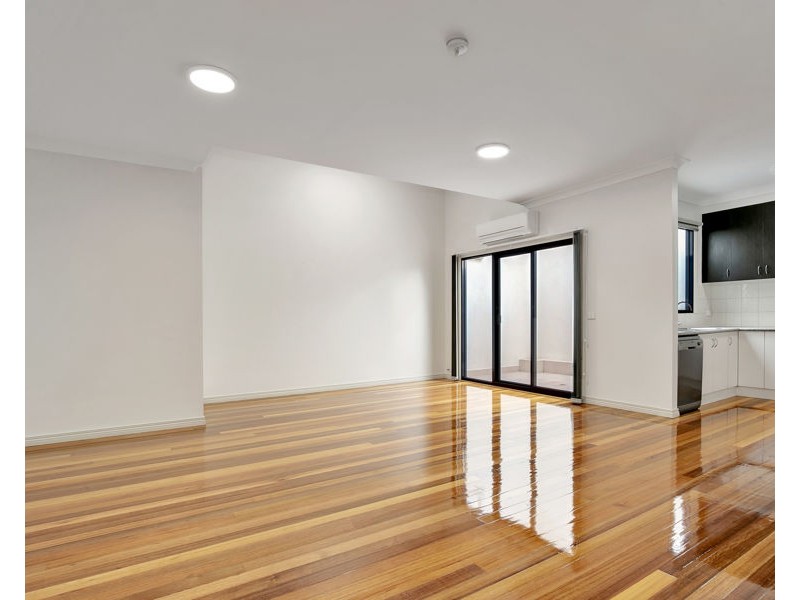 2/322 Victoria Street, Brunswick VIC 3056