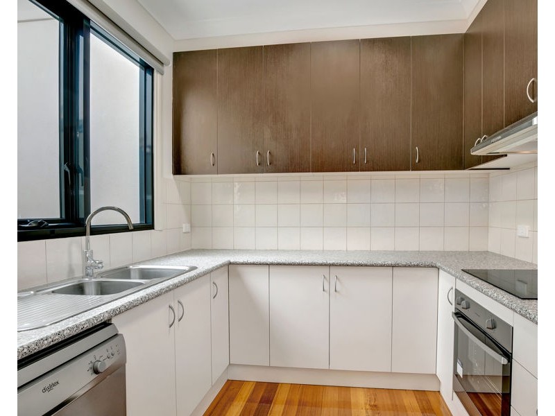 2/322 Victoria Street, Brunswick VIC 3056