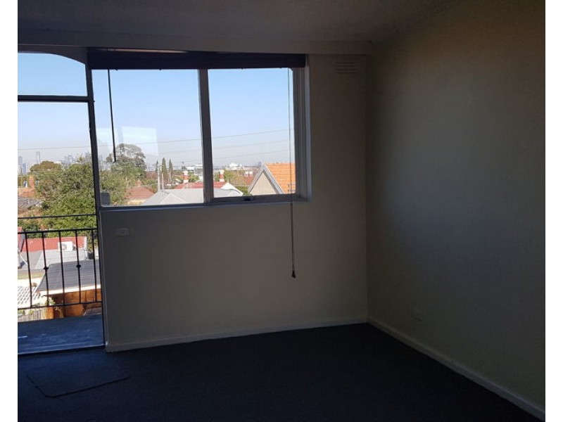 8/9 Austin Terrace, Brunswick VIC 3056