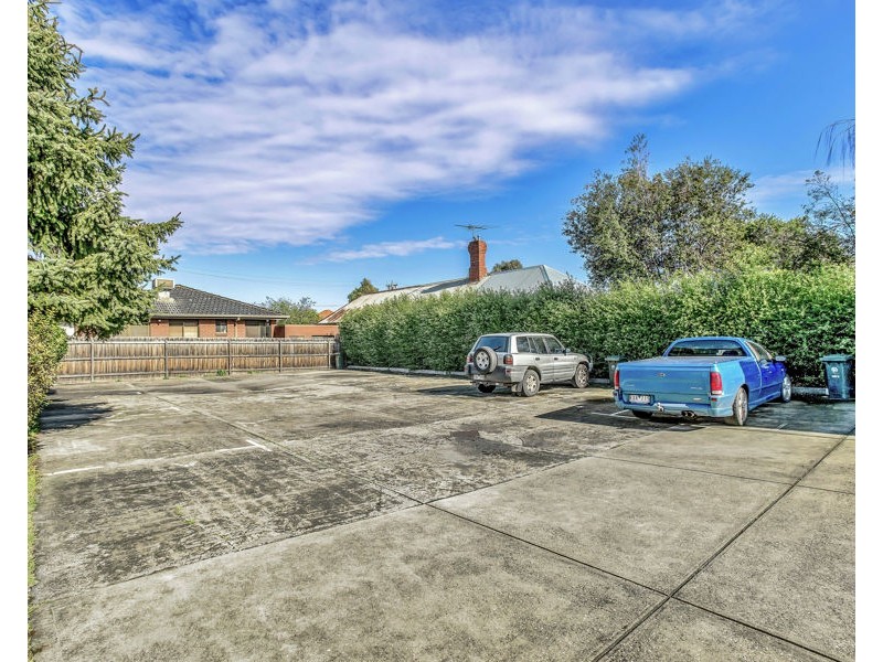 2/15-17 De Carle Street, Coburg VIC 3058