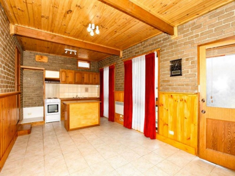 2/24 Campbell Street, Westmeadows VIC 3049