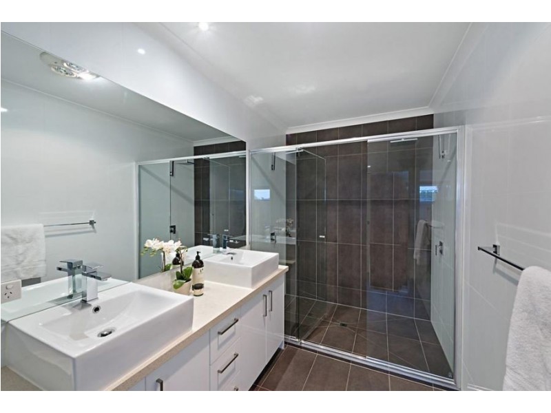 11A Fulham Grove, Reservoir VIC 3073