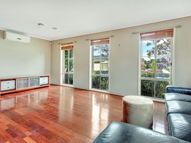 6 Wisla Circuit, Roxburgh Park VIC 3064