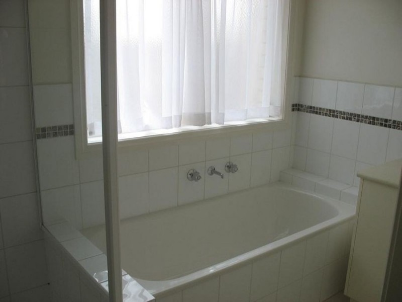 2/105 Marshall Road, Airport West VIC 3042