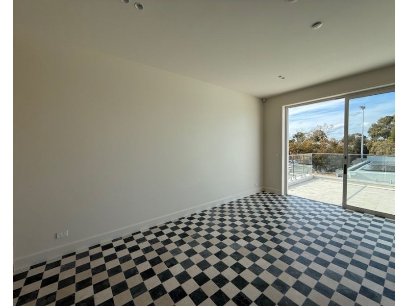 678a Sydney Road, Brunswick VIC 3056