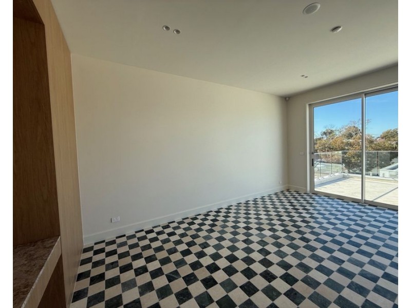 678a Sydney Road, Brunswick VIC 3056