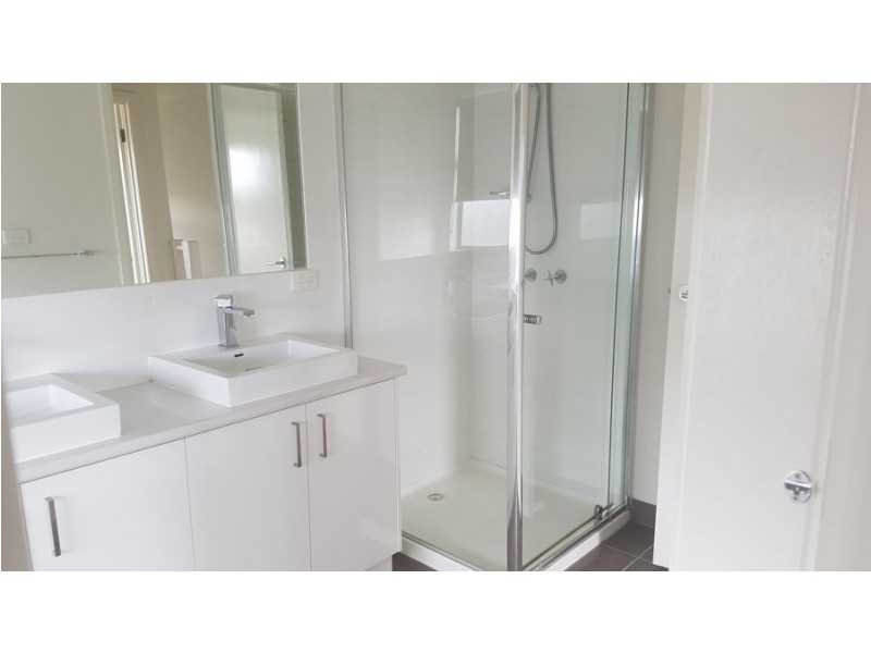 4/11 Birch Avenue, Tullamarine VIC 3043