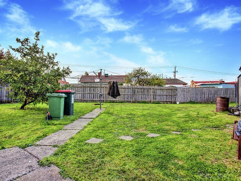 14 Ouyen Court, Dallas VIC 3047