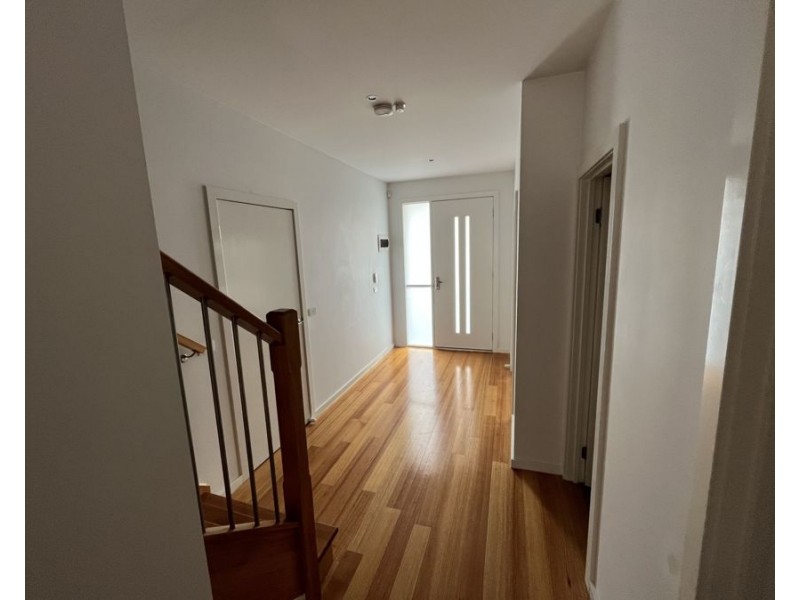 2a Price Street, Essendon VIC 3040